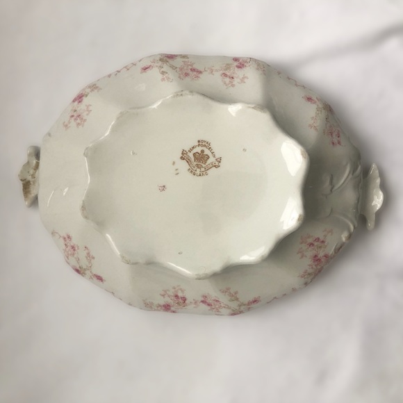 Vintage Johnson Bros. England Royal Semi-Porcelain Ivory Rose Floral Soup Tureen - Picture 6 of 13